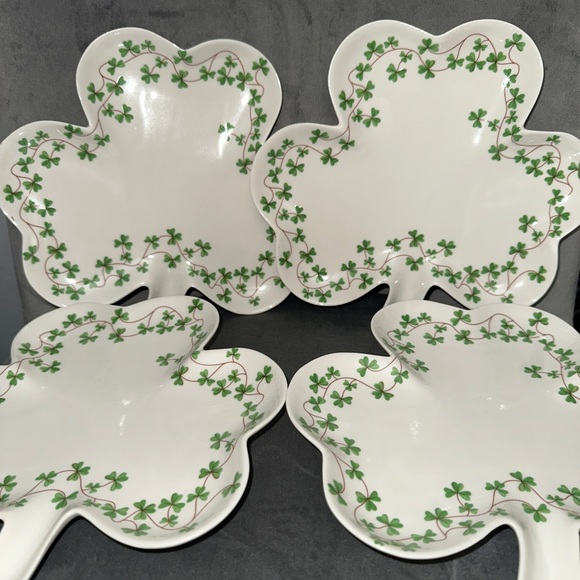 Shamrock clover salad plates st Patrick’s day - Picture 5 of 5